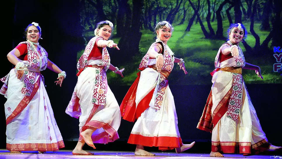  Top 8 Folk Dances Of West Bengal