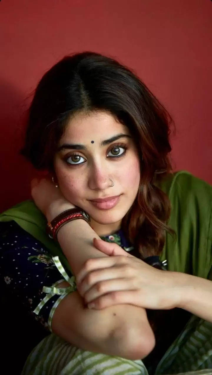 Top 10 Janhvi Kapoor Photos Till 2024