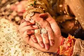 Top 10 Poses For Solo Bridal Pics In 2022