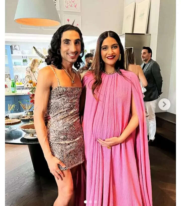 "Sonam Kapoor's pretty Baby Shower at London"