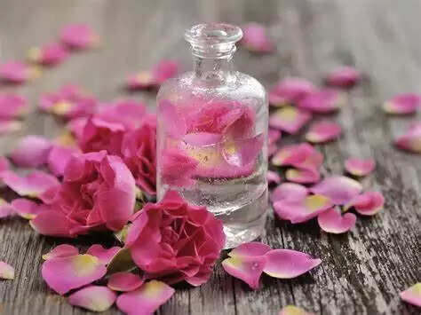 5 Effective Ways to use Rosewater for Glowing Skin
