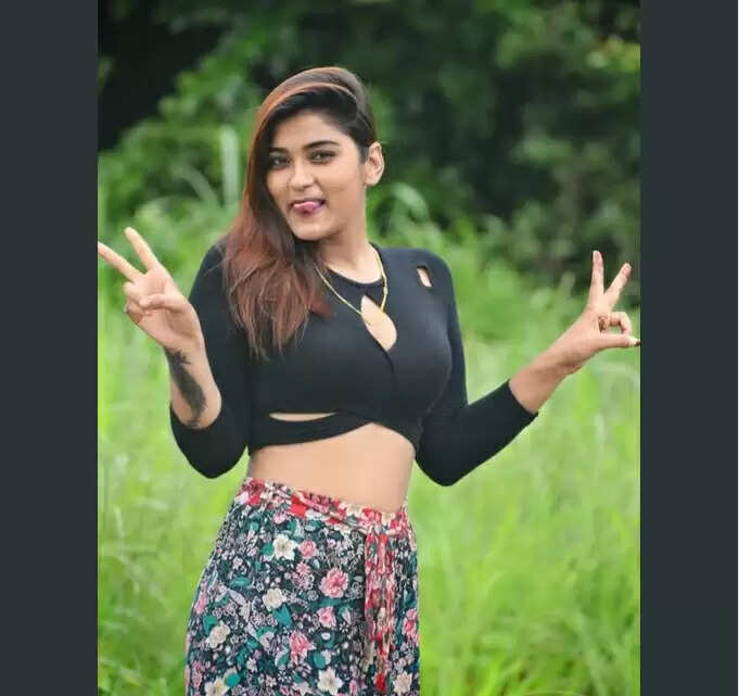 Akansha Dubey's Age, BF, Family & Other Details