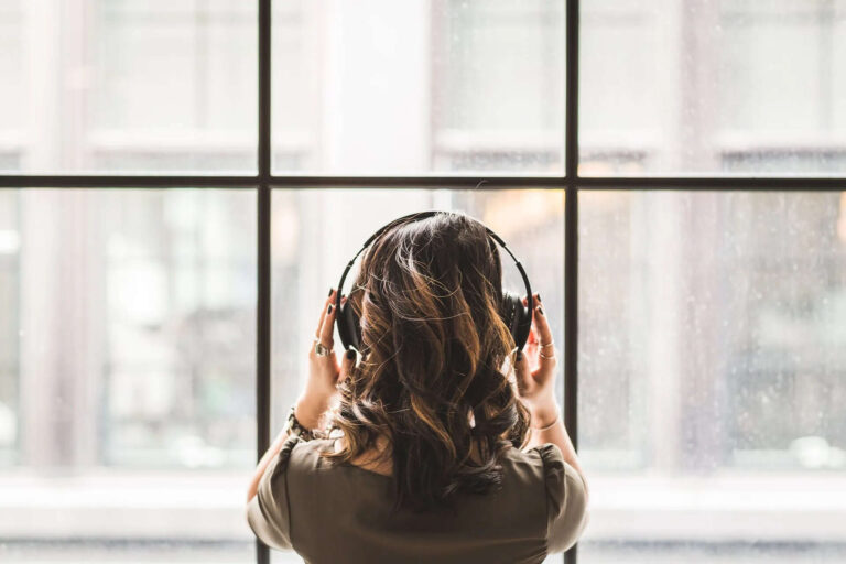 Top 10 Travel Podcasts That You Shouldn't Miss