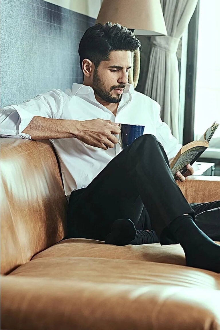 Sidharth Malhotra Discusses about the Problems Of Being An Outsider In The Movie Industry