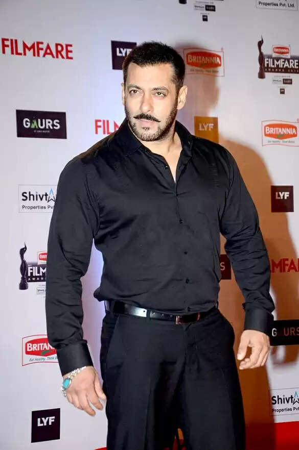 BREAKING NEWS:After Tiger 3 Now Kisi Ka Bhai Kisi Ki Jaan also postponed; On Eid 2023 Salman Khan-starrer to release it in cinemas
