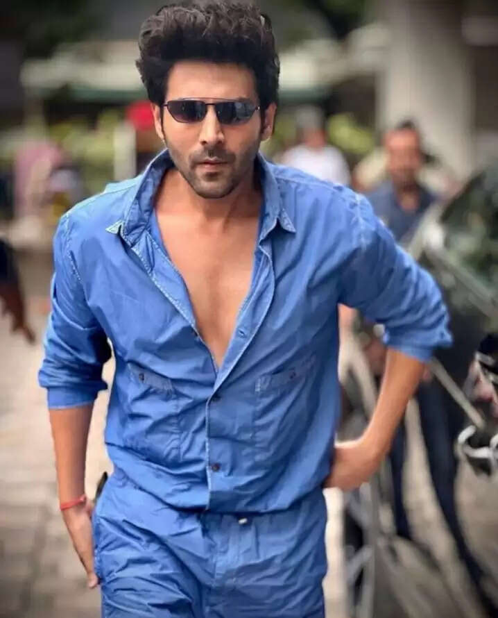 Kartik Aaryan Reveals His First Look in the Movie Freddy