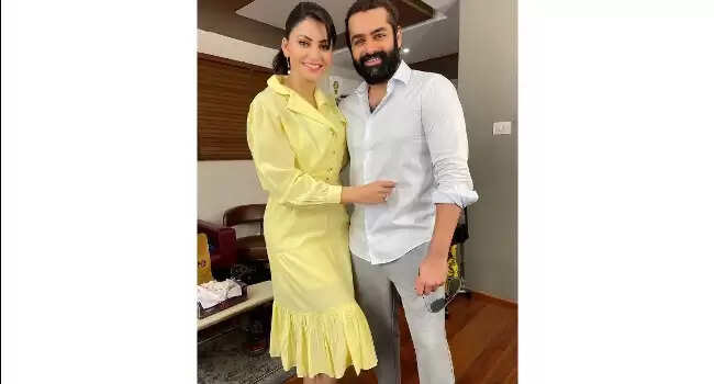 Netizens are speculating that Ram Pothineni, and not Rishabh Pant, is the "RP" in Urvashi Rautela's life