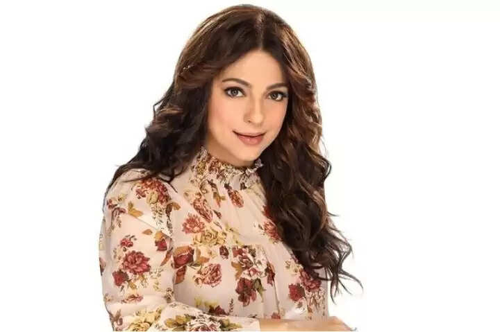 Juhi Chawla Jets Off to Jaisalmer For Sidharth Malhotra And Kiara Advani’s Wedding ; Shares Pics From Flight