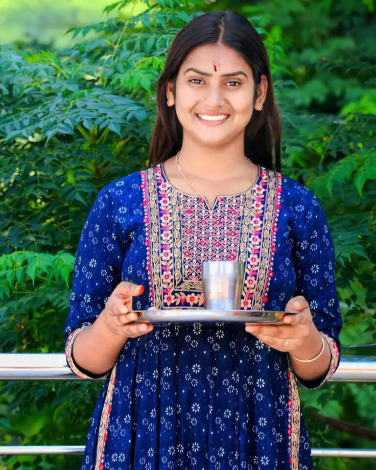YouTuber Shivani Kumari Age, income, Boyfriend, Biography, Net Worth In 2023