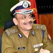 Read About Howrah Police Commissioner IPS Praveen Tripathi