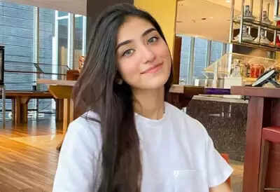 Nazila Sitaishi Age, Boyfriend, Biography, Family