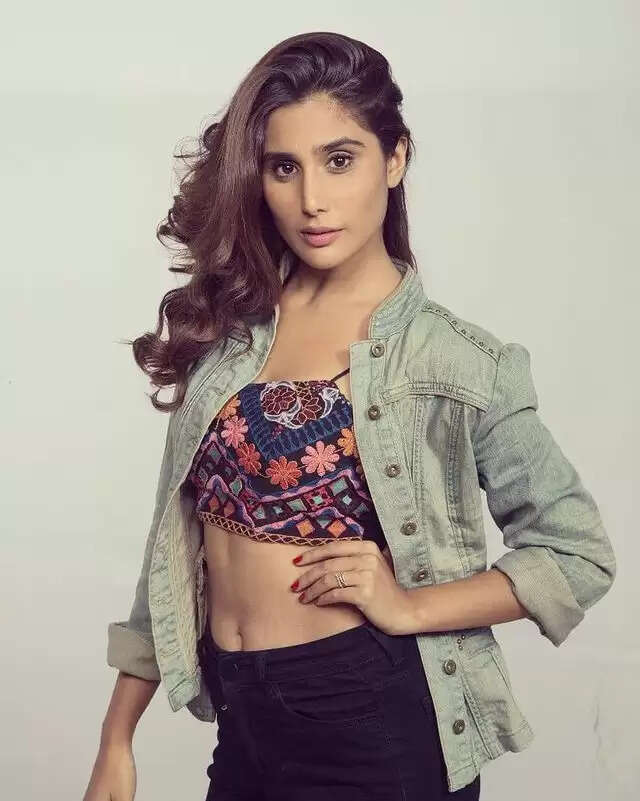 Khul Ja Sim Sim's Nikhita Chopra's Wiki, Age, Height, Boyfriend, Biography In 2023