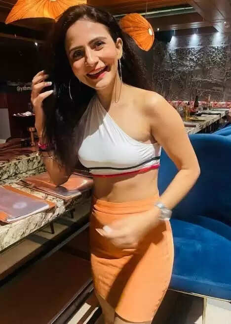 Neetu Wadhwa Age, Height, Wiki, Biography, Birthday In 2023