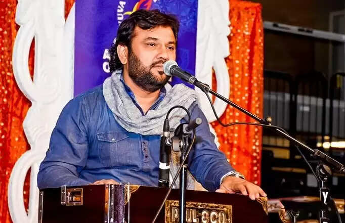 Kirtidan Gadhvi Net Worth, Age, Wife, Family, Wikipedia In 2023