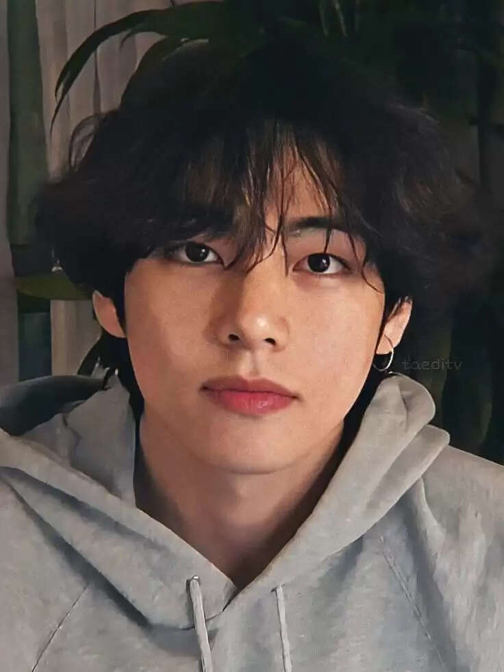 Top 10 Most Popular & Successful K -pop Idols In 2023