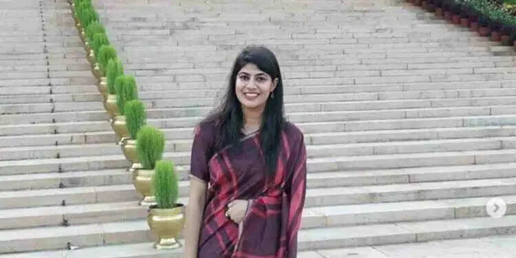 IAS Vaishali Singh Age, Marksheet, Marriage, Husband