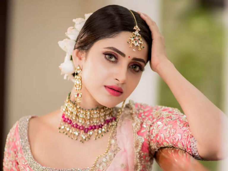 Ayesha Singh Age, Husband, Family, Birthday, Biography In 2023