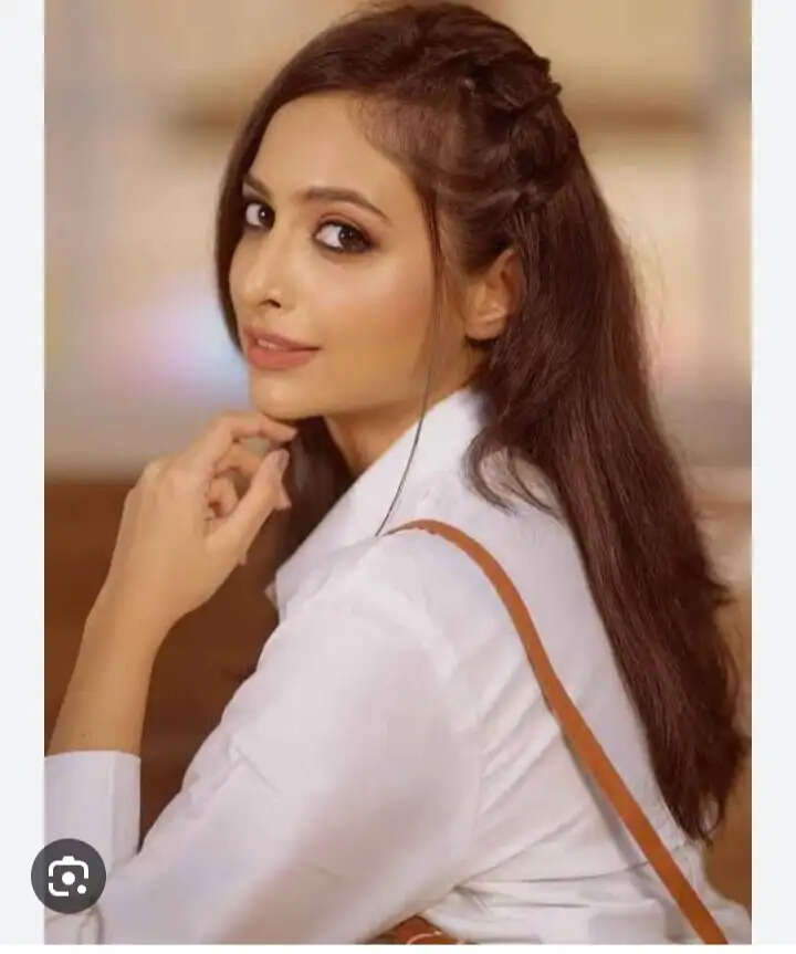 Karishma Sawant (Aarohi) Age, Height, Biography, Weight, TV Shows, Husband