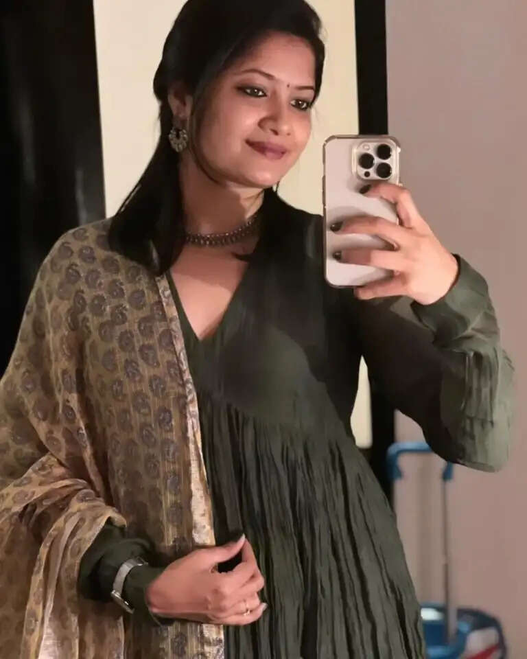 Nelson Dilipkumar's Wife Monisha Nelson Age, Wiki, Biography, Photos