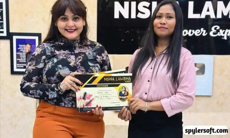 Nisha Lambha Biography, Age, Salon, Husband, Family With Photos