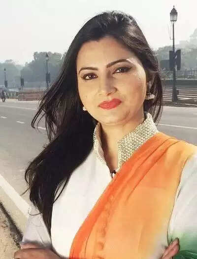 Chitra Tripathi Age,Height, Husband Name, Parents, Income, Biography