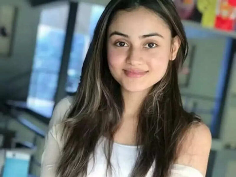 Janki Bodiwala Age, Family, Height, Movies, Awards, Net Worth, Biography