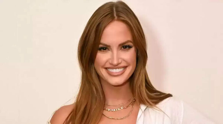 Haley Kalil Billionaire Boyfriend, Age, Biography
