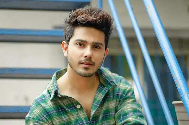 Sunny Chopra Age, Height, Girlfriend, Family, Income, Net Worth, Biography