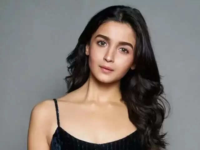 Alia Bhatt Body Statistics, Height, Weight, Age