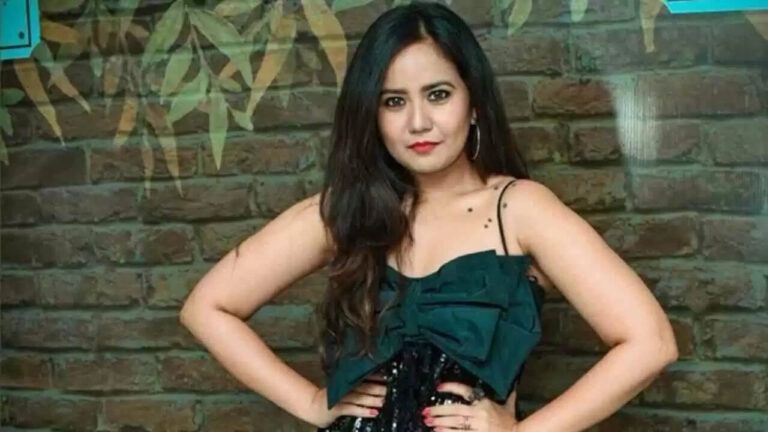 Roopal Tyagi Age, Income, Qualification, Height, Parents Name, Biography