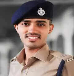 IPS Safin Hasan Age, Family, Wikipedia, Rank In UPSC, Biography