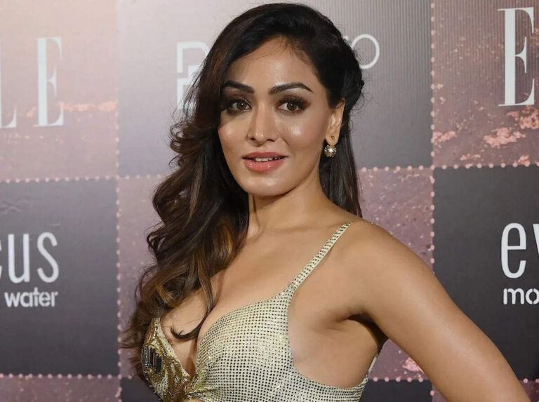 Khushali Kumar Wiki, Age, Family, House, Biography