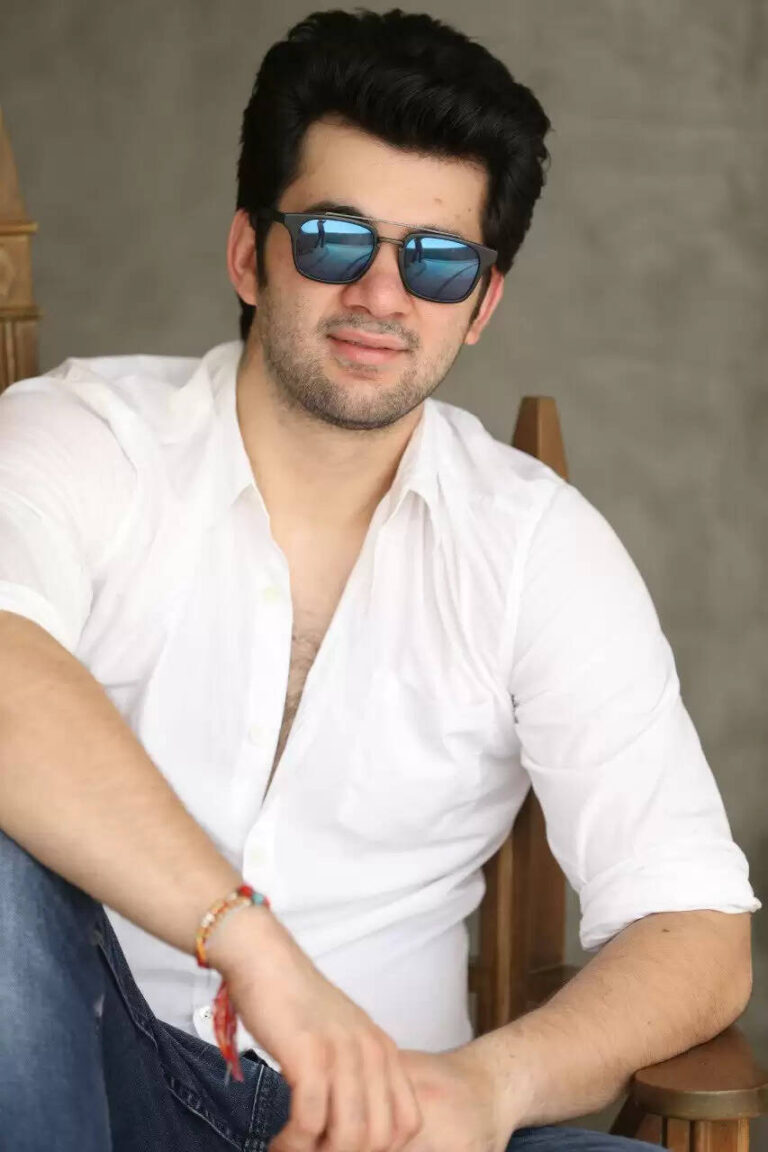Karan Deol Wikipedia, Father, Age, Date Of Birth, Family, Education, Biography