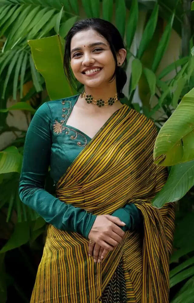 Mamitha Baiju Biography, Age, Height, Career, Net Worth, Boyfriend