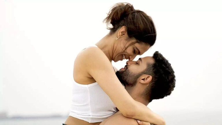 This Is What Siddhant Chaturvedi Said About Intimate Scenes In Gehraiyaan!!!
