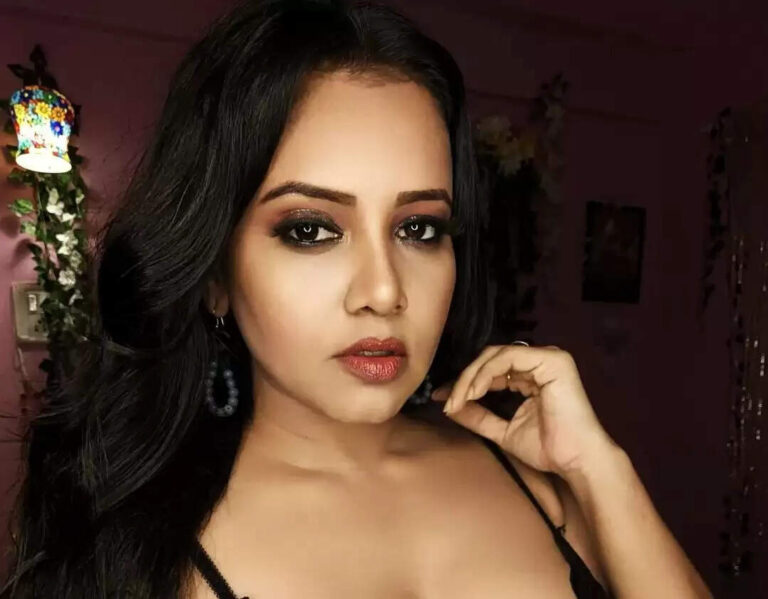 Priya Gamre Biography, Age, Height, Career, Net Worth