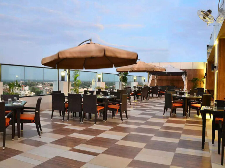 Top 5 Best Restaurants in Lucknow