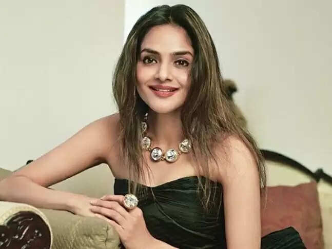 Madhoo Shah Biography, Age, Family, Husband, Wiki