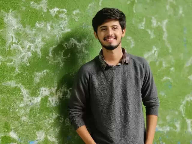 Actor Nikhil Damle Biography, Age, Family, Career