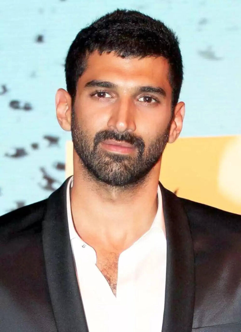 Know About The Dating Life Of Aditya Roy Kapoor