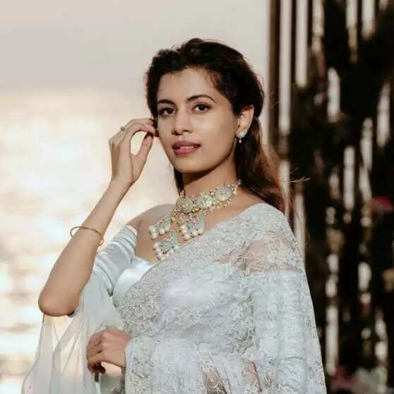 Diya Krishna Biography, Age, Height, Birthday, Career, Net Worth