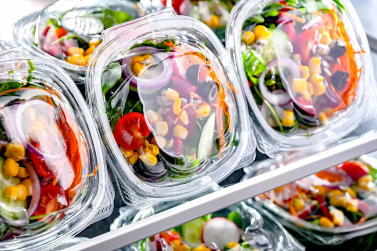Why Packaged Salads Are Prone to Listeria Contamination: Factors That Increase the Risk