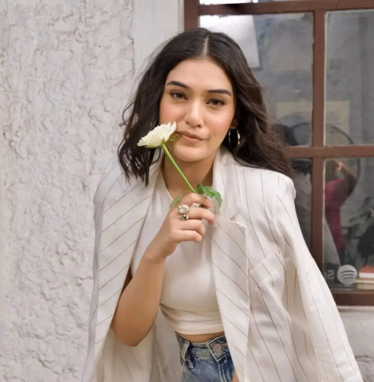 RJ Mahvash Biography In 2025