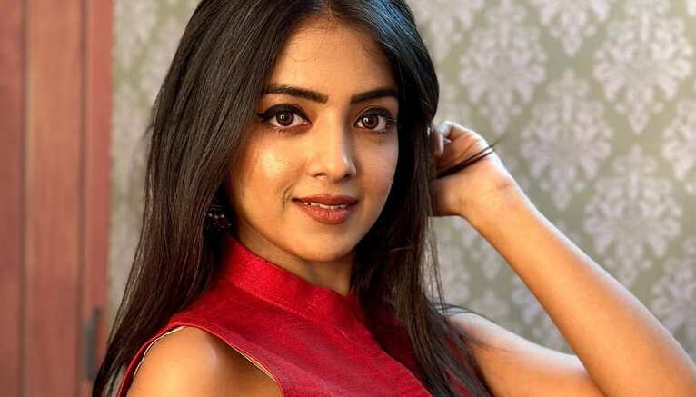 Khushi Dubey Age, Biography, Boyfriend, Family, Wiki, Films, TV Shows, Web-series, Music Videos, Instagram