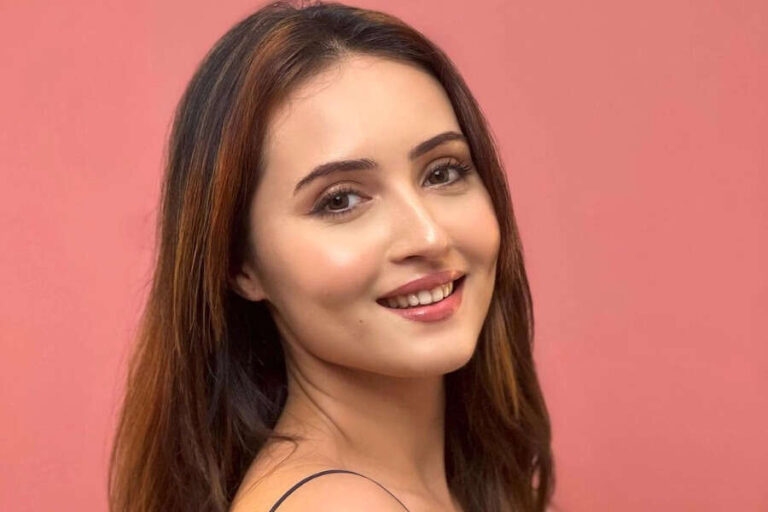 Varsha Rekhate (Social Media Influencer) Age, Biography, Boyfriend, Family, Husband, Films