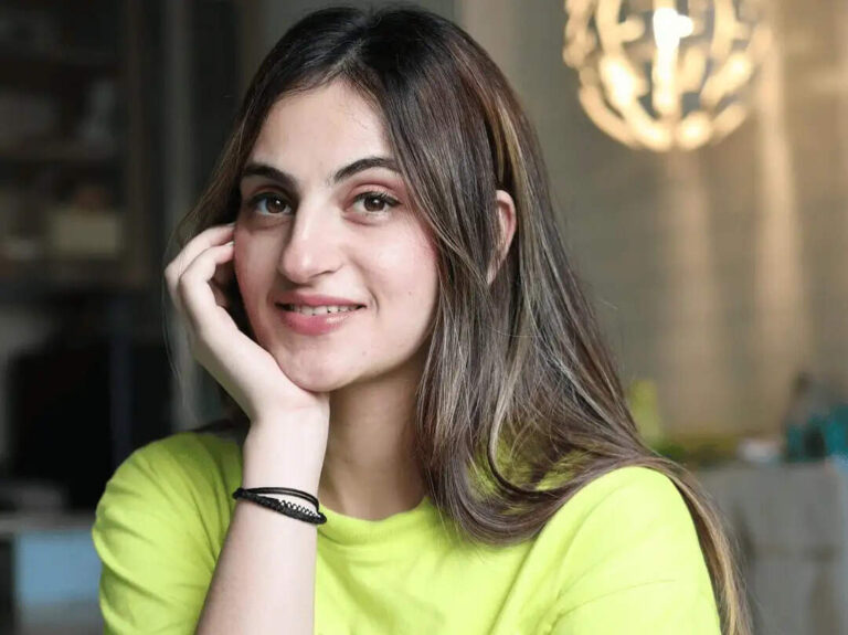 Divya Gupta Age, Height, Boyfriend, Career, Biography In 2025