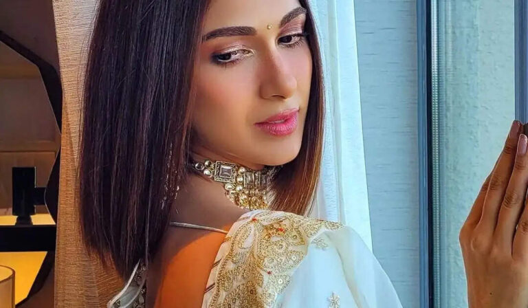 Reha Sukheja Age, Height, Husband, Family, Career, Biography In 2025