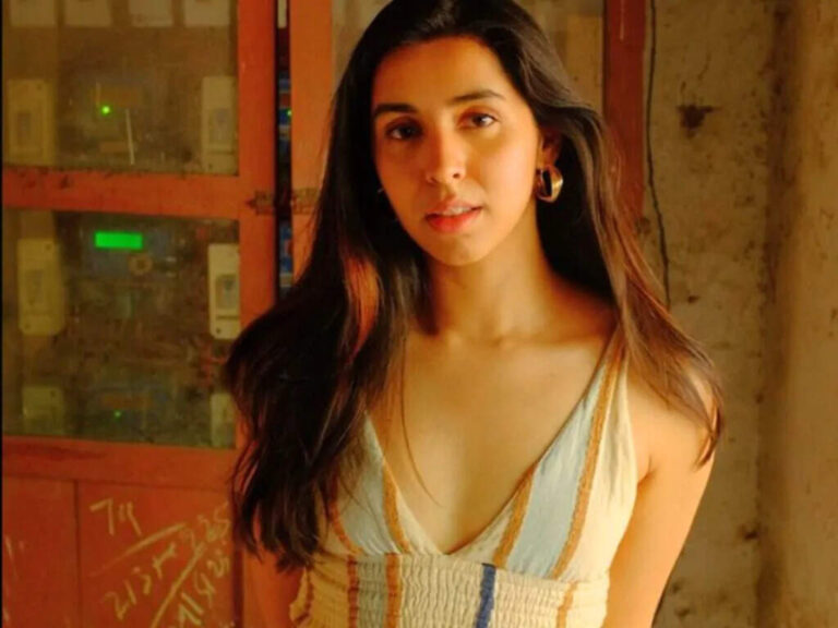 Kajol Chugh Biography, Age, Height, Amber Girls Schools Casts, Career