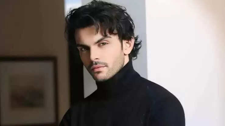 Veer Pahariya Biography, Age, Height, Date of Birth, Girlfriend, Father Name and Net Worth in 2025