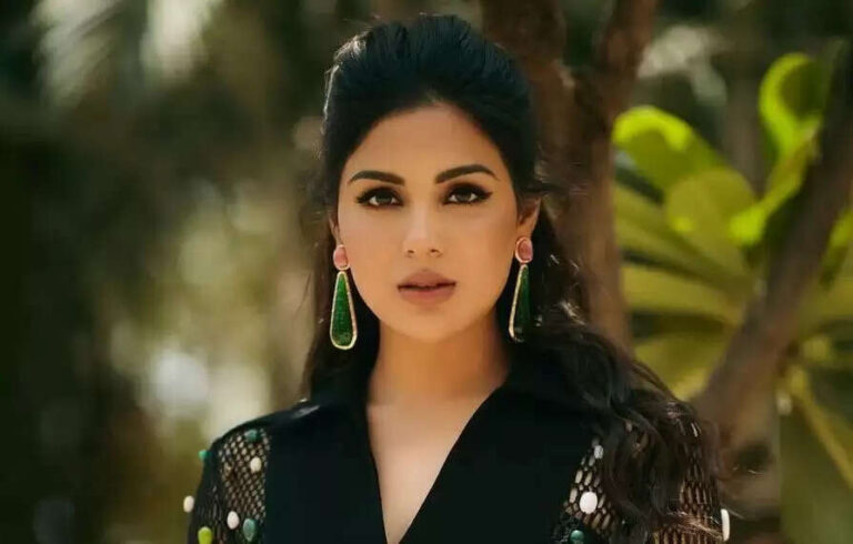 Samyuktha Menon Age, Size, Height, Weight, DOB, Husband, Boyfriends, Family, Biography In 2025